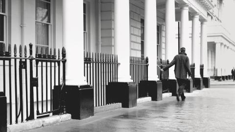 Fitzroy Square (Francis Alÿs, 2004)